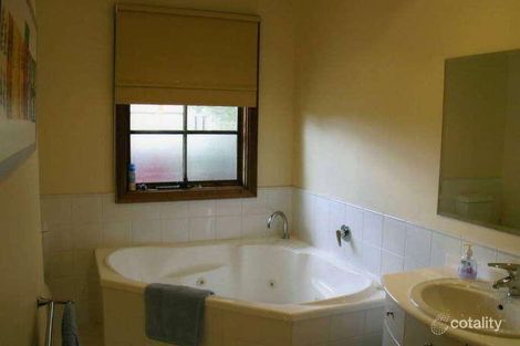 Property photo of 37 Topping Street Sale VIC 3850
