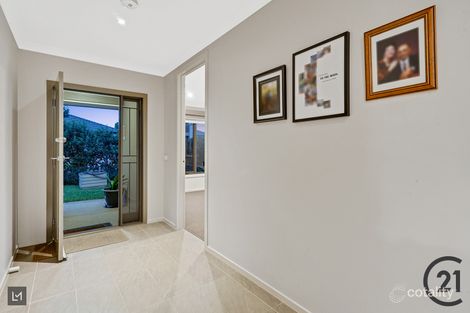 Property photo of 32 City Vista Circuit Cranbourne West VIC 3977