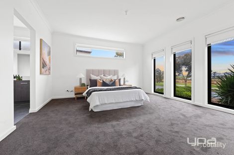 Property photo of 1 Turitable Way Caroline Springs VIC 3023