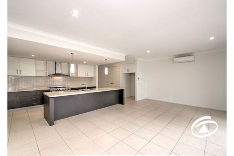Property photo of 5 Albatross Drive Pakenham VIC 3810