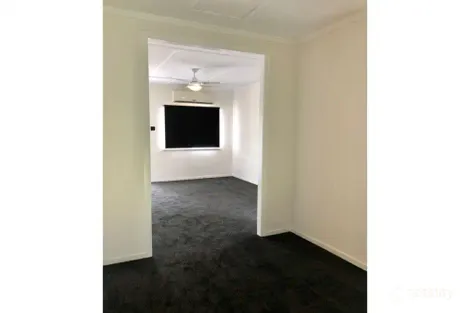 Property photo of 6 Huish Street Eastern Heights QLD 4305