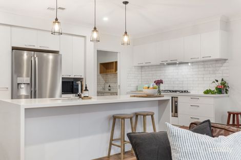 Property photo of 9 Vellore Way Strathfieldsaye VIC 3551