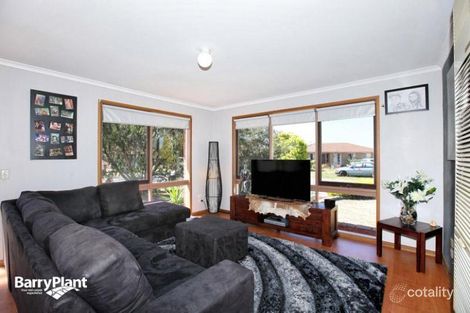 Property photo of 3 Radstock Place Craigieburn VIC 3064