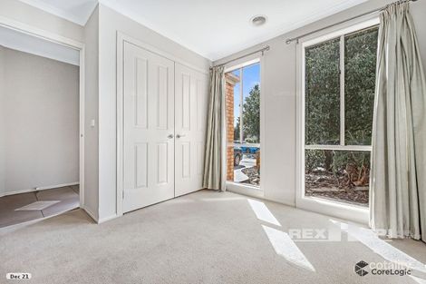 Property photo of 5 Mossman Drive Cranbourne East VIC 3977