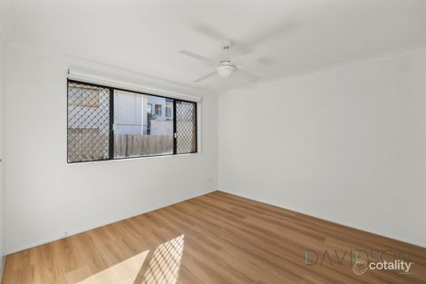 Property photo of 2/8 Oceanic Drive Mermaid Waters QLD 4218
