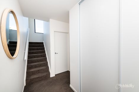 Property photo of 11/2 Telfer Street Coombs ACT 2611