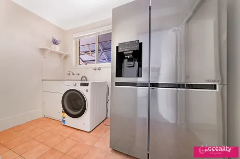 Property photo of 23 The Retreat Hillvue NSW 2340