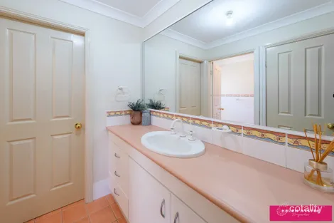 Property photo of 23 The Retreat Hillvue NSW 2340