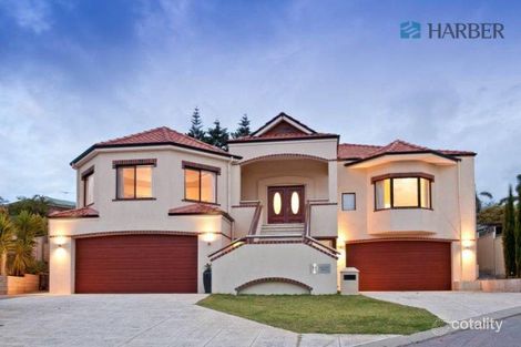 Property photo of 11 Volunteer Place Ocean Reef WA 6027