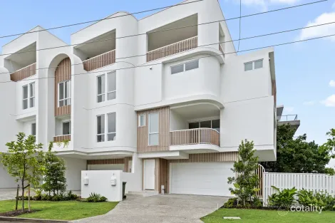 4/31 Madang Cres, Runaway Bay, QLD 4216