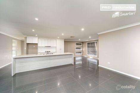 Property photo of 32 Bradman Drive Boorooma NSW 2650