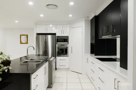 Property photo of 13 Osprey Court Rangeville QLD 4350