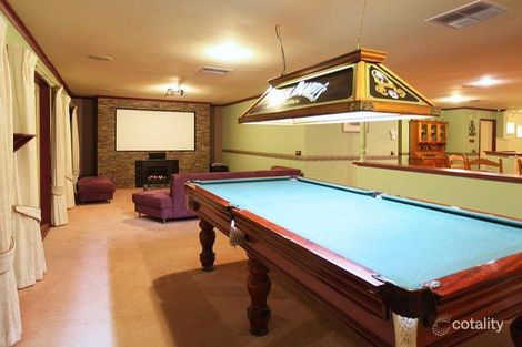 Property photo of 43 Volantis Crescent Roxburgh Park VIC 3064