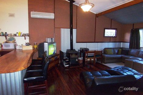 Property photo of 9 Marginata Crescent Dwellingup WA 6213
