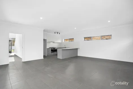 Property photo of 1/7 Toyne Avenue Hamlyn Heights VIC 3215
