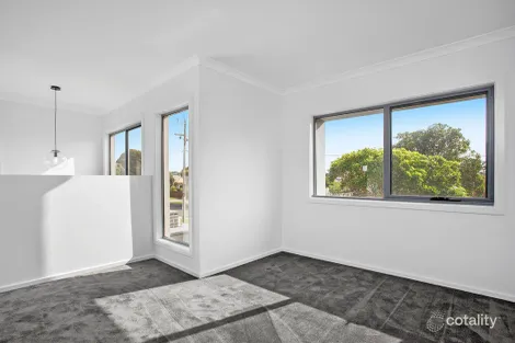 Property photo of 1/7 Toyne Avenue Hamlyn Heights VIC 3215