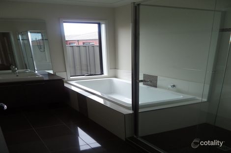 Property photo of 52 Gyrfalcon Way Doreen VIC 3754