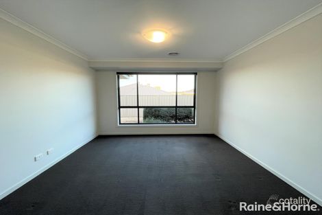 Property photo of 4 Goldstein Crescent Lloyd NSW 2650