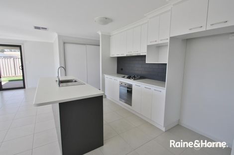 Property photo of 4 Goldstein Crescent Lloyd NSW 2650