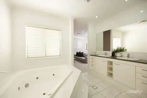 Property photo of 11 Jarrott Street Chelmer QLD 4068