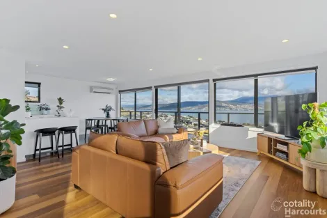 Property photo of 1/746 Oceana Drive Tranmere TAS 7018
