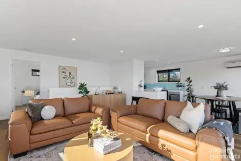 Property photo of 1/746 Oceana Drive Tranmere TAS 7018