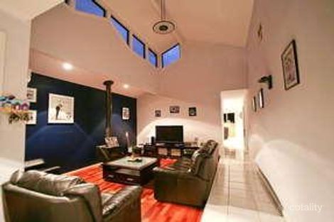 Property photo of 5 Rutherford Way Roxburgh Park VIC 3064