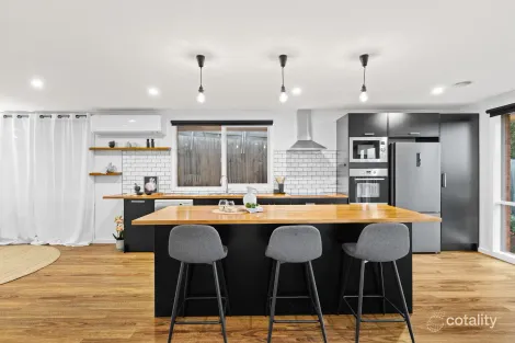 Property photo of 74 Warrawee Circuit Frankston VIC 3199