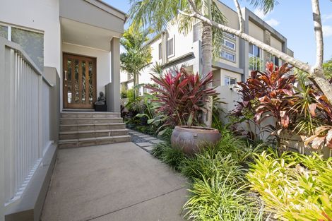 Property photo of 2/9 South Quay Drive Biggera Waters QLD 4216