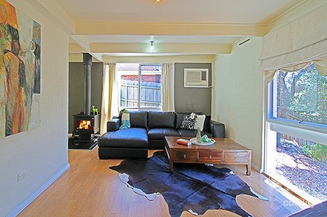 Property photo of 28 Manatunga Circuit Greensborough VIC 3088