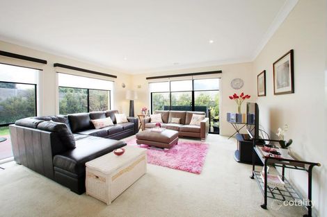 25 Sovereign Manors Cres, Rowville, VIC 3178