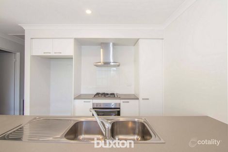 Property photo of 6 Plenty Walk Mount Duneed VIC 3217