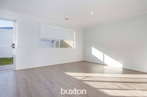 Property photo of 6 Plenty Walk Mount Duneed VIC 3217