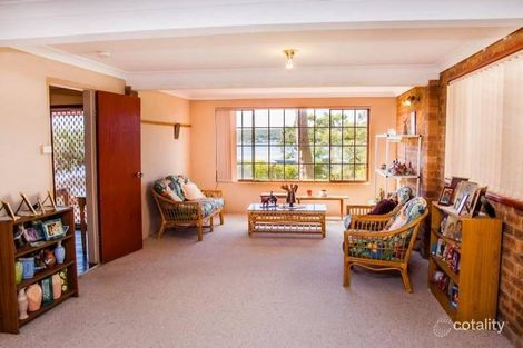 Property photo of 17 Noamunga Crescent Gwandalan NSW 2259