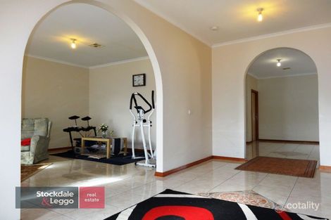 Property photo of 3 Spotted Gum Crescent Bundoora VIC 3083
