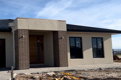 38 Tower St, Thornhill Park, VIC 3335