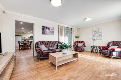 Property photo of 8 Haig Place Attwood VIC 3049