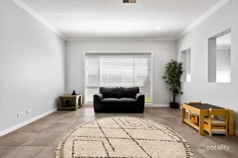 Property photo of 35 Sunburst Drive Caddens NSW 2747