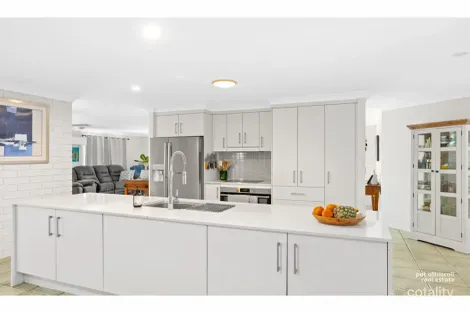 Property photo of 10 Samuel Crescent Parkhurst QLD 4702