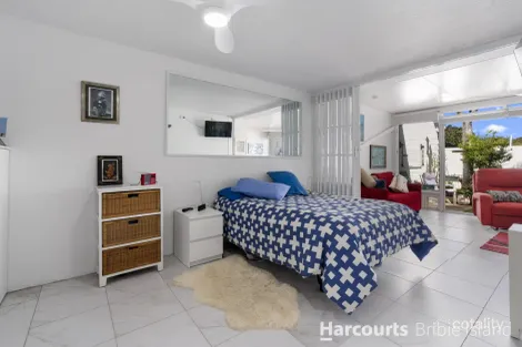 Property photo of 17B/10 Spinnaker Drive Sandstone Point QLD 4511