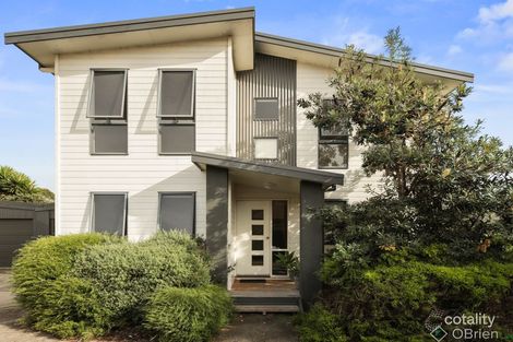 2/28 Malcliff Rd, Newhaven, VIC 3925