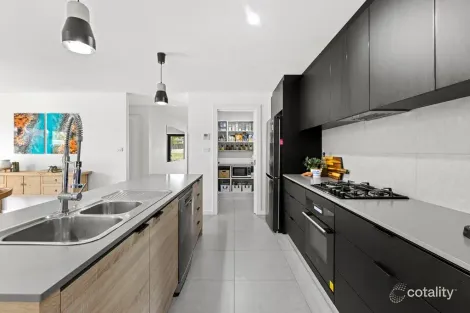 Property photo of 12 Blacket Place Yass NSW 2582