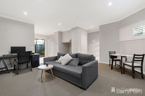 Property photo of 2/9 Louis Street Greensborough VIC 3088