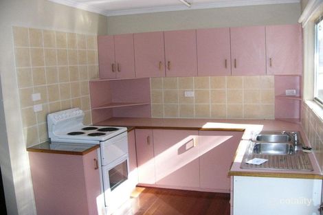 33 Dobbs St, Holland Park West, QLD 4121