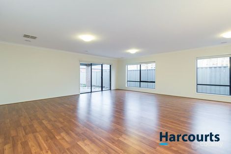 Property photo of 46 Stark Circuit Cranbourne East VIC 3977