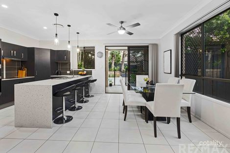 Property photo of 84 Roseneath Parade Wynnum West QLD 4178