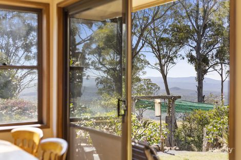 Property photo of 8 Stuart Street Mount Lofty QLD 4350