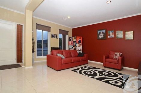 Property photo of 17 Webbs Avenue Taylors Hill VIC 3037