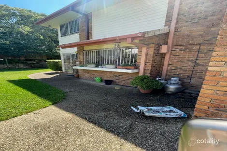 Property photo of 10 Saint Andrews Place Indooroopilly QLD 4068