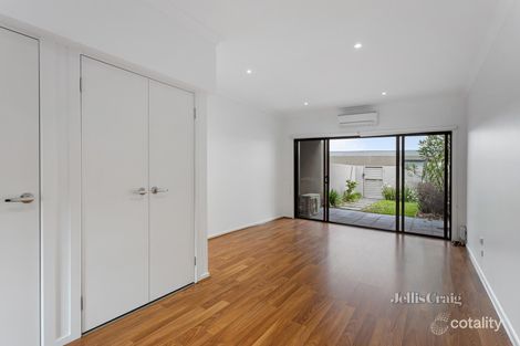 Property photo of 2/235 Wickham Road Moorabbin VIC 3189